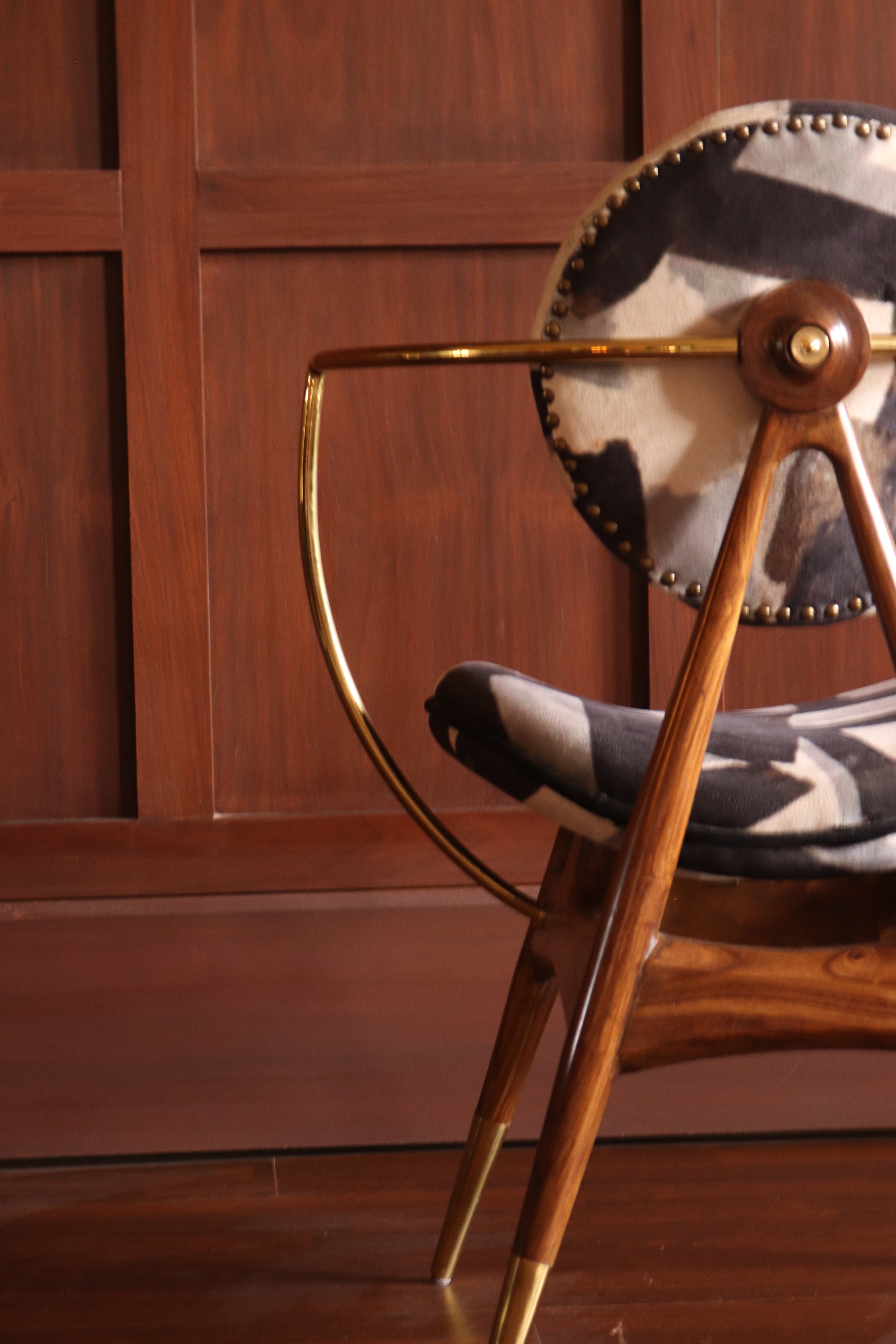 ORBIT CHAIR -  DINNING CHAIR WITH ARMREST